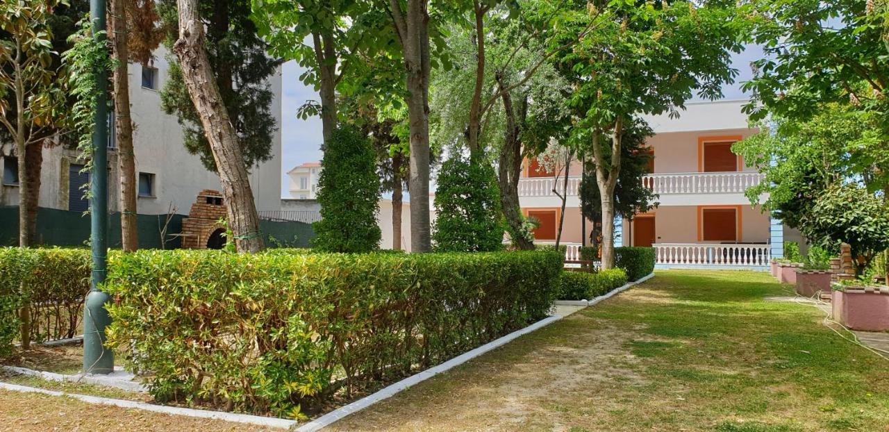Vila Gridi- Apartamente Me Qera Spille Exteriör bild