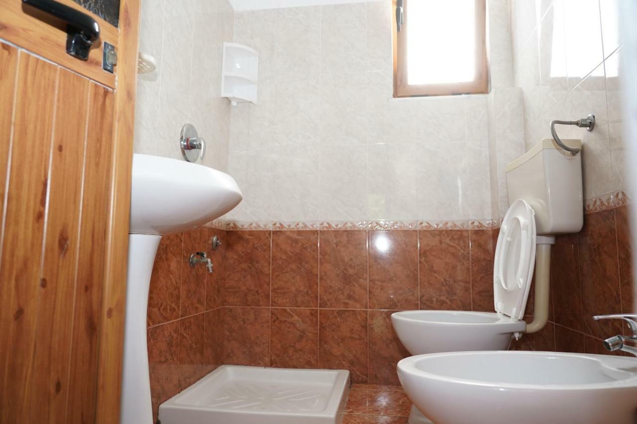 Vila Gridi- Apartamente Me Qera Spille Exteriör bild